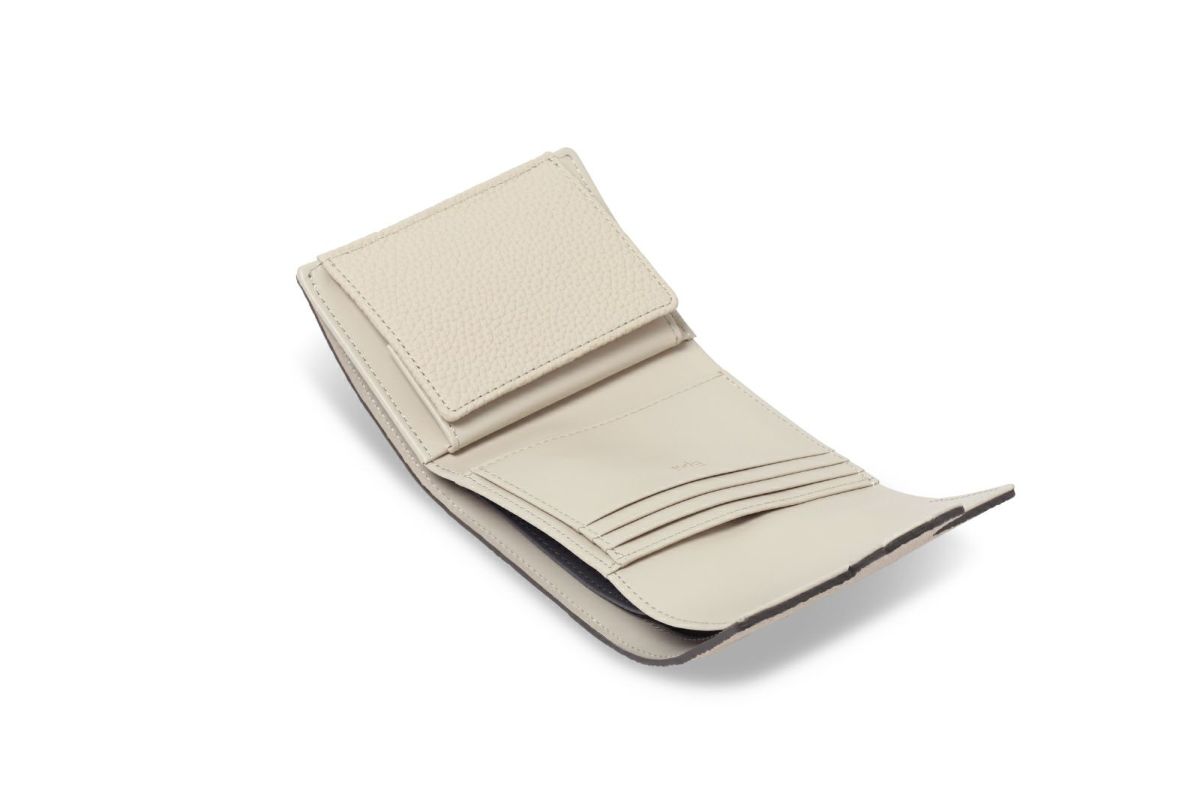 リツ 中BOX二つ折り財布 エクリュ