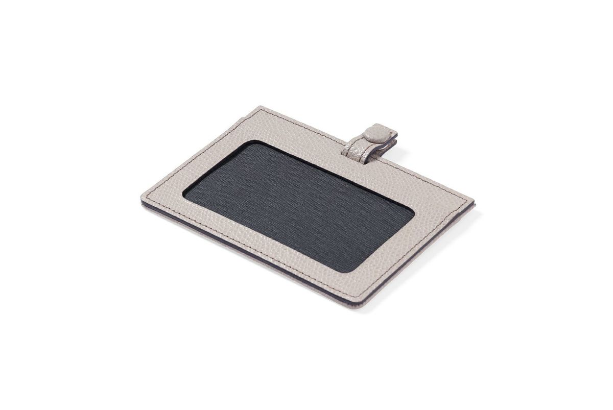 ツールズ IDケース あくいろ