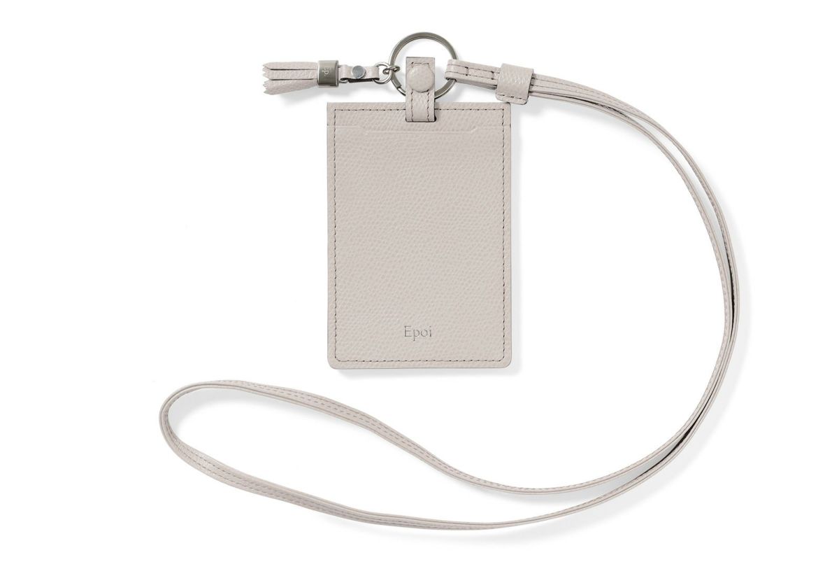 ツールズ パスケース あくいろ