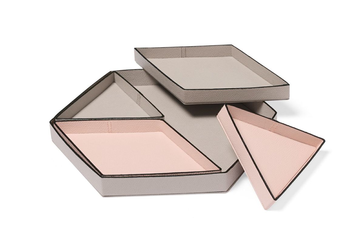 ツールズ トレーS あくいろ