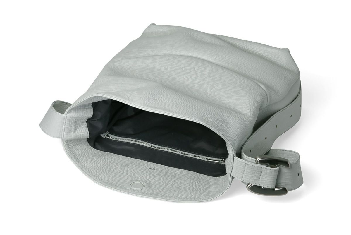 タック ワンショルダーバッグ ライトグレー