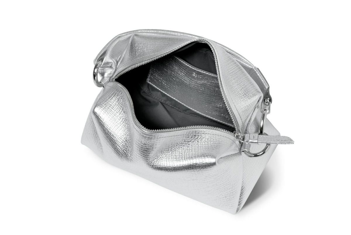 タック メタリック クラッチポーチL シルバー