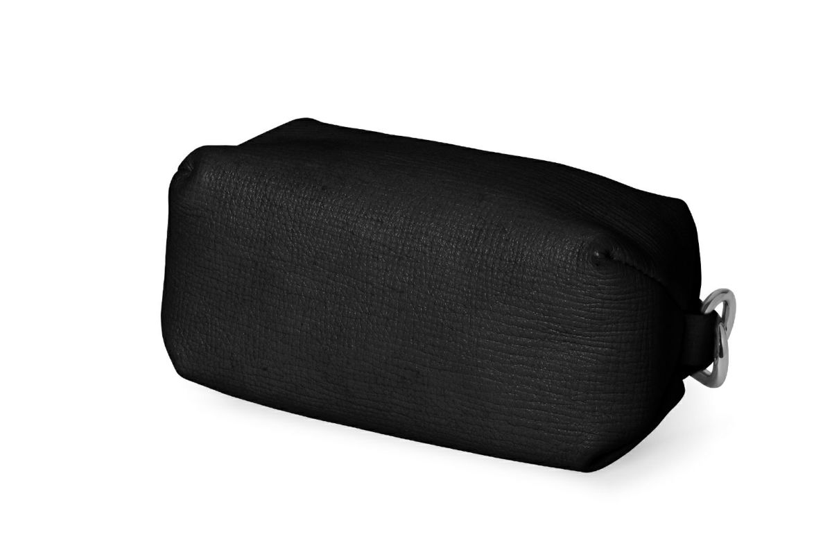 タック クラッチポーチ ブラック